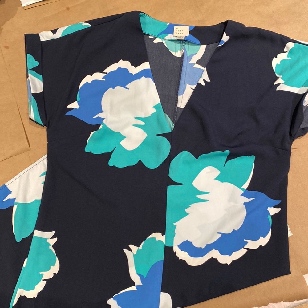 a•new day medium sized large floral print knee length shift dress.